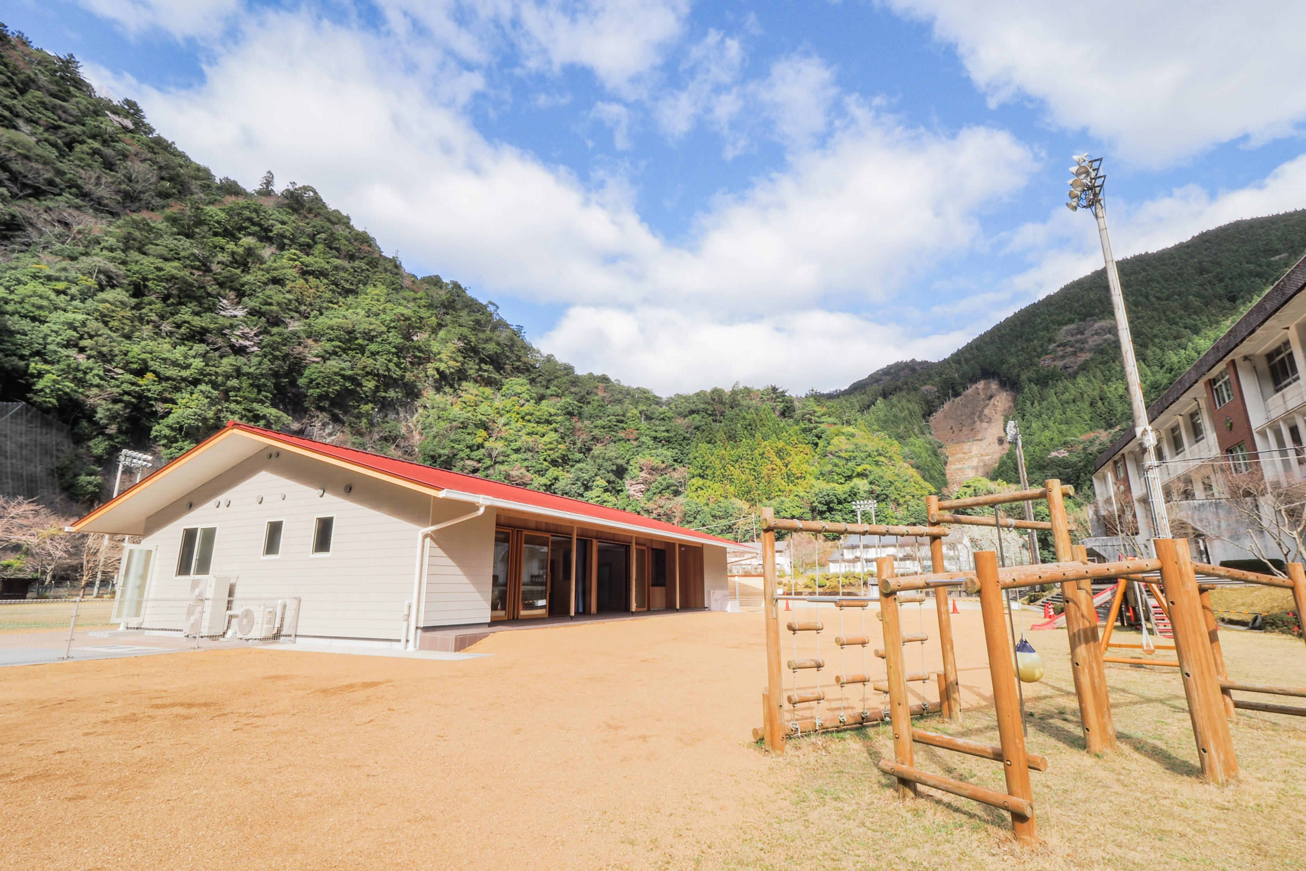 【保育士さん急募】少人数の公立保育園/年休125日の正規職員